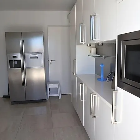 Dos Salgados - Beachfront, 6 Golf Courses, 6bdr Guia (Faro)